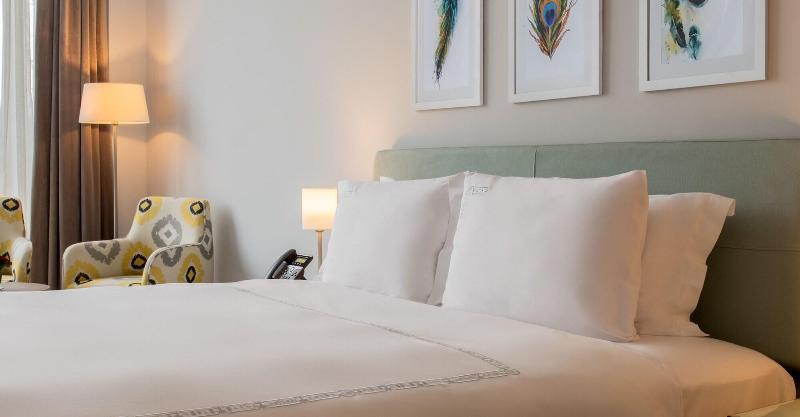 Crystal Inn Hotel - Alamein (Adults Only) El-Alamein Eksteriør billede A bed with two pillows
