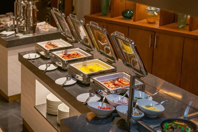 Crystal Inn Hotel - Alamein (Adults Only) El-Alamein Eksteriør billede A chafing dish buffet